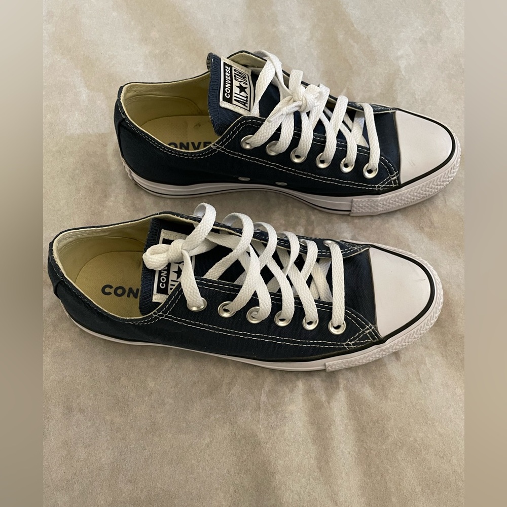 Converse Women’s Chuck Taylor All Star Classic Low Top, 7M